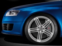 Audi_rs6_avant_desktop_wallpapers_1024x768_4.jpg